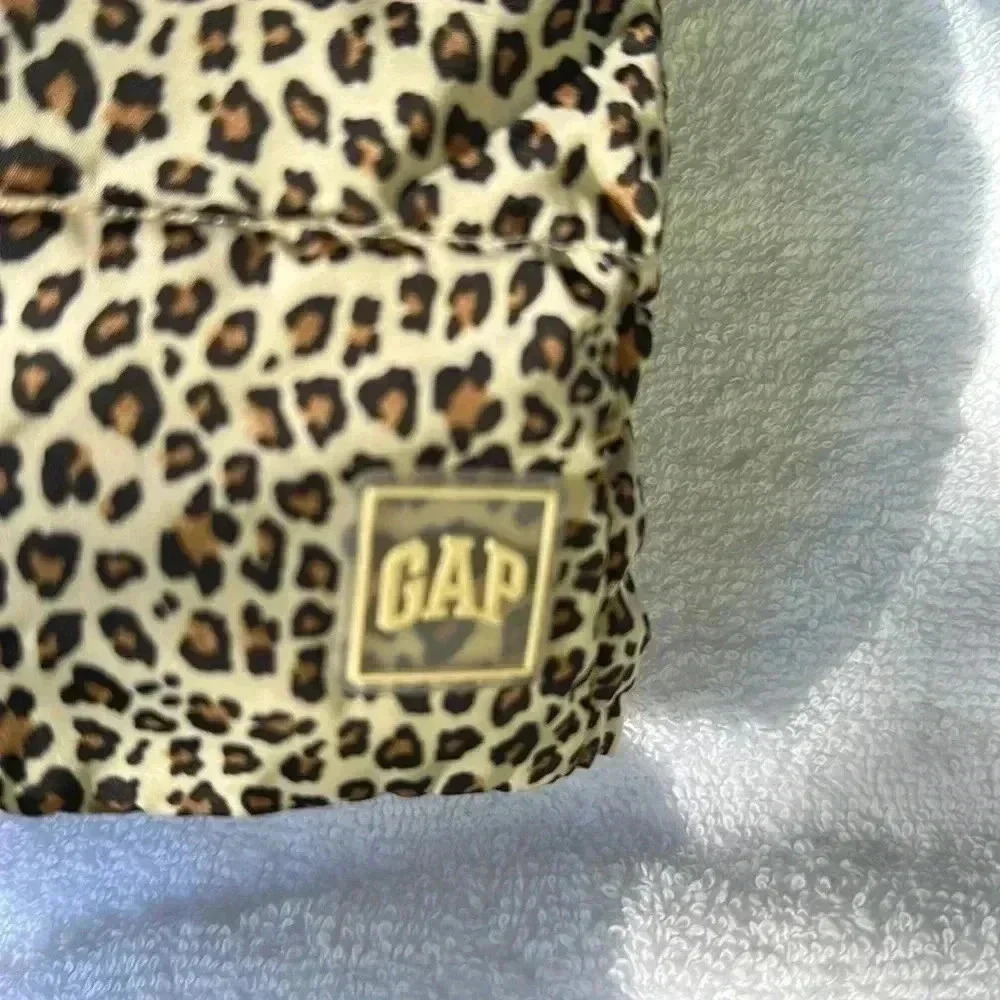 Gap - Picture 2 of 3